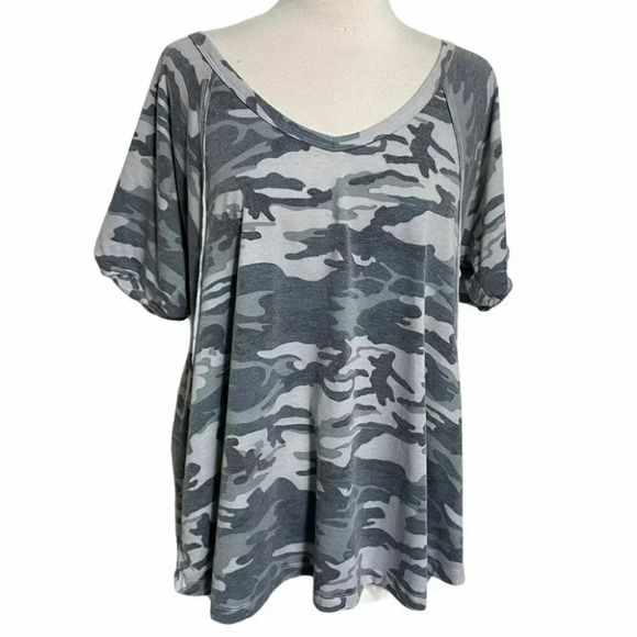 Wishlist M/L gray camo swing top‎ - Picture 1 of 5